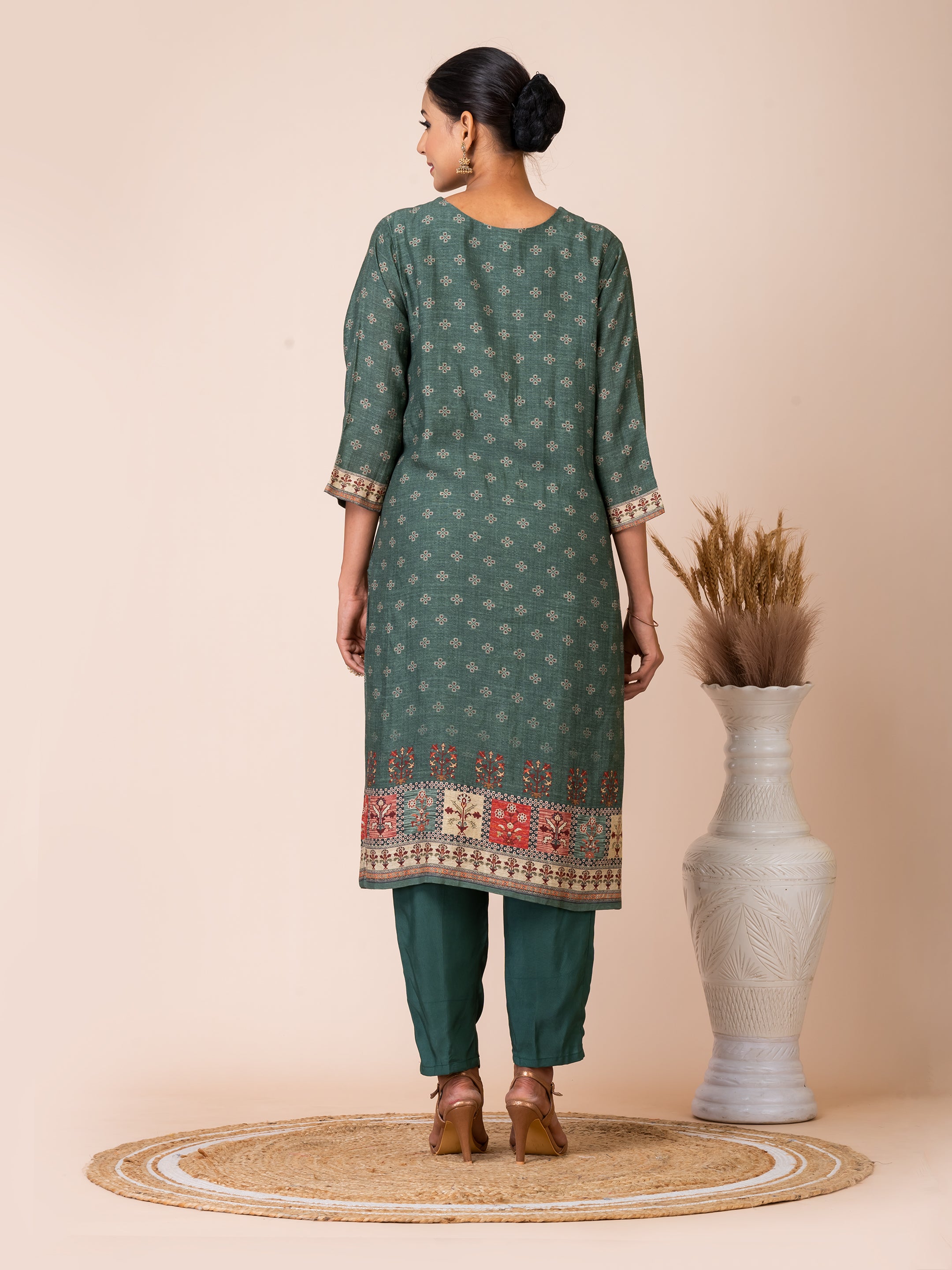 Emerald Green Linen Kurta Set with Handwork by Sarso Sarso