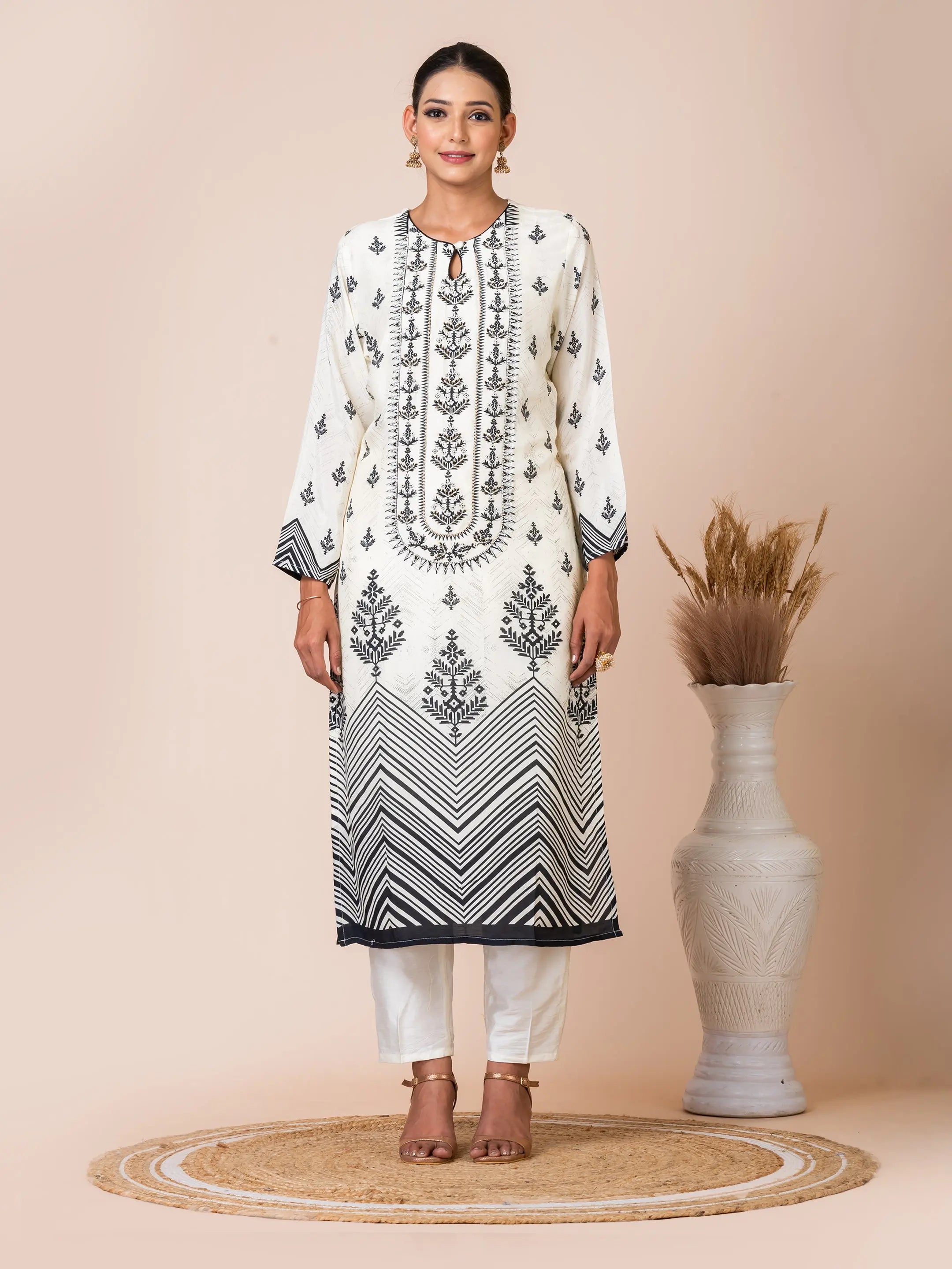 Sarso Black and White Geometric Kurta Set with Patterned Dupatta Sarso