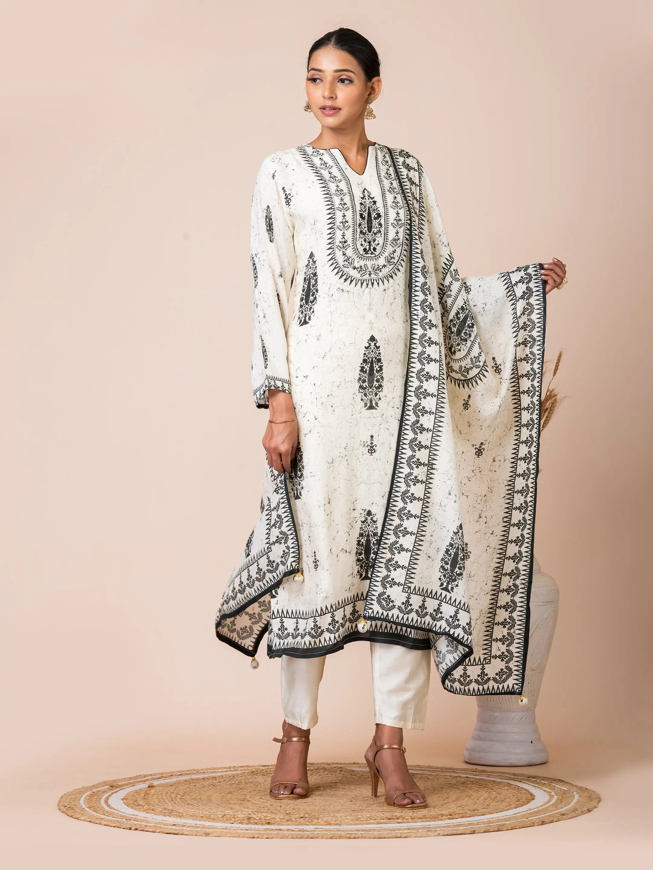 Black & White Printed Kurta Set with Handwork Detailing Sarso