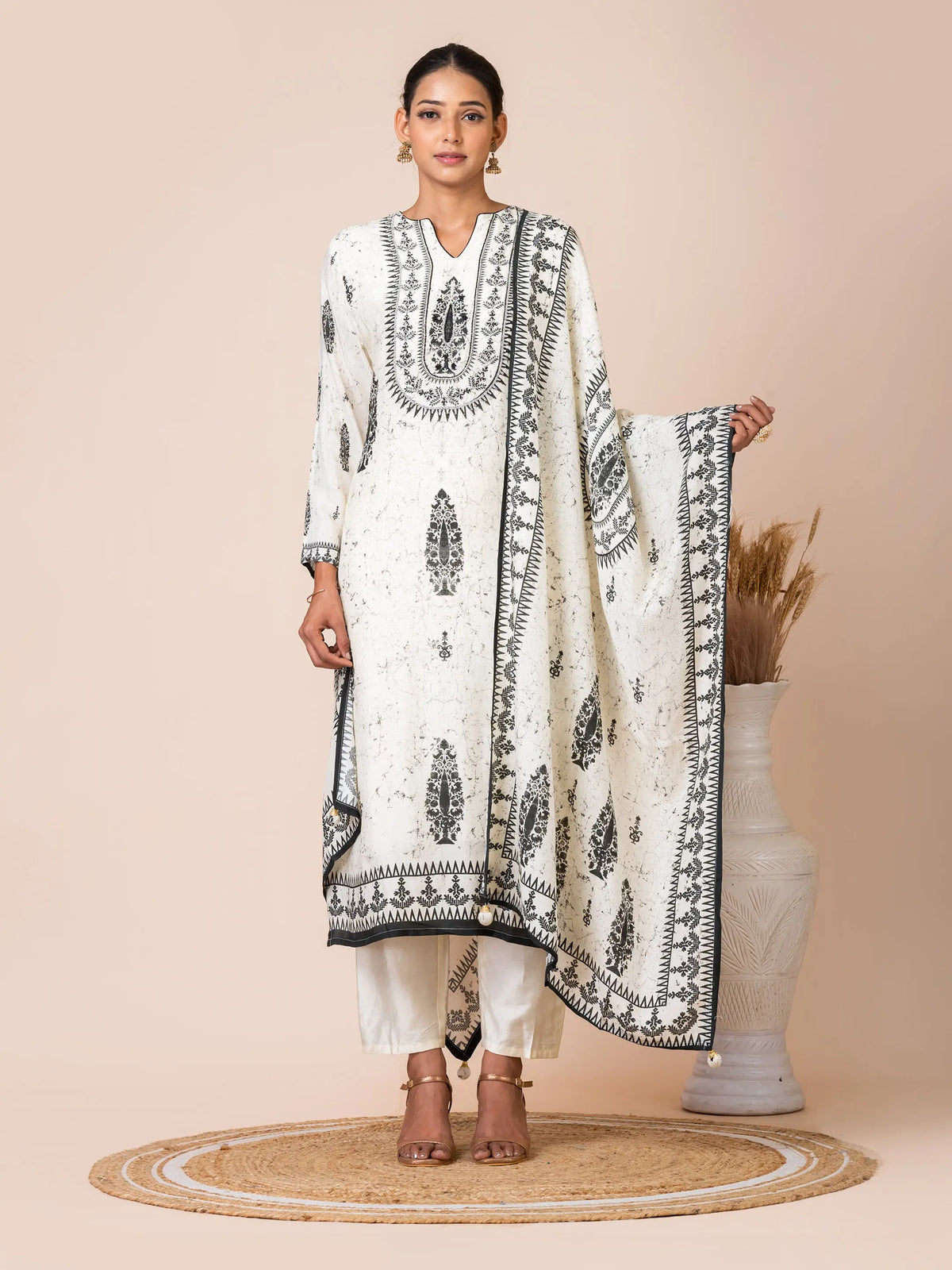 Black & White Printed Kurta Set with Handwork Detailing Sarso