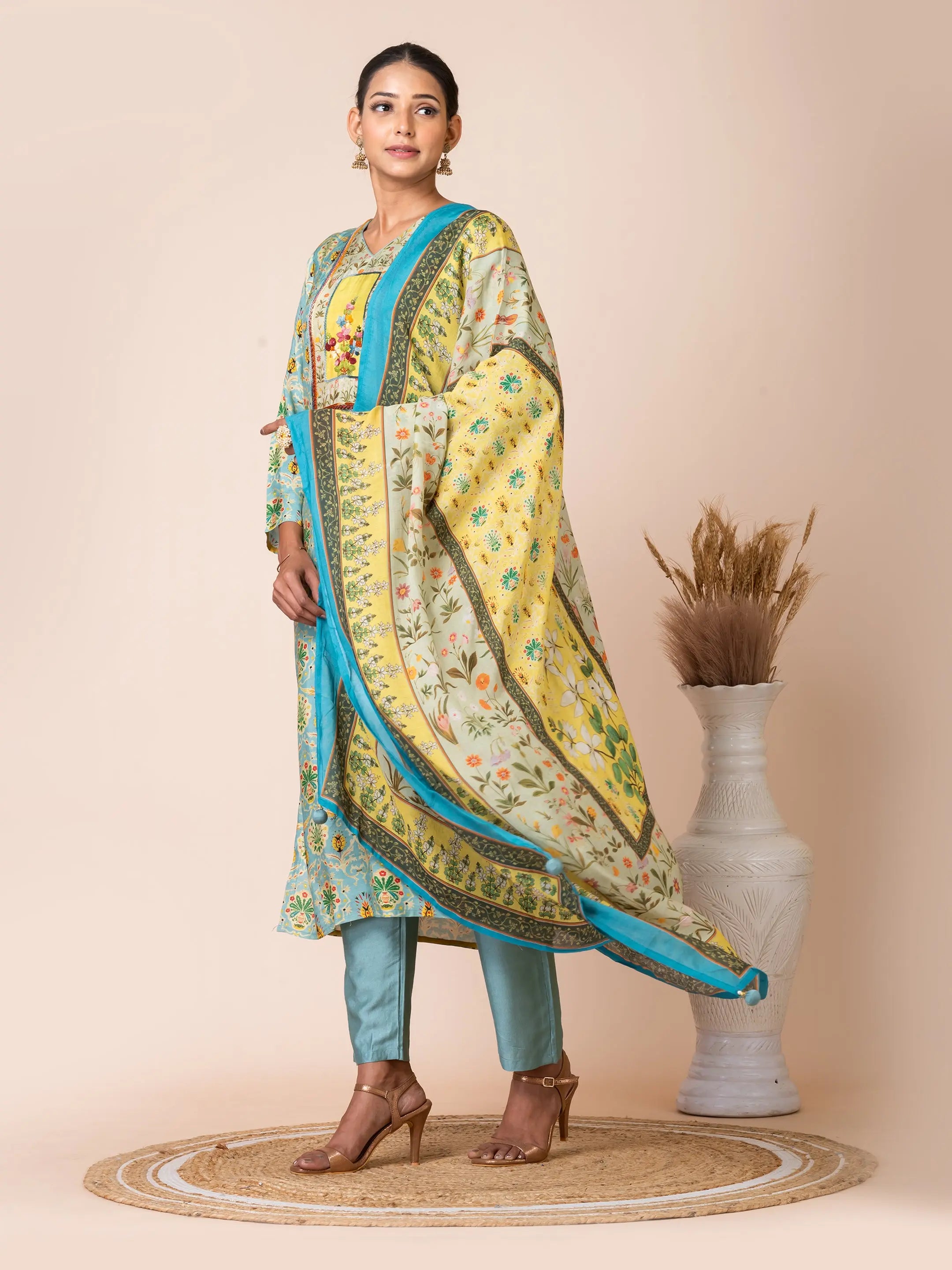 Blue Floral Kurta Set with Kantha and French Knot Handwork Sarso