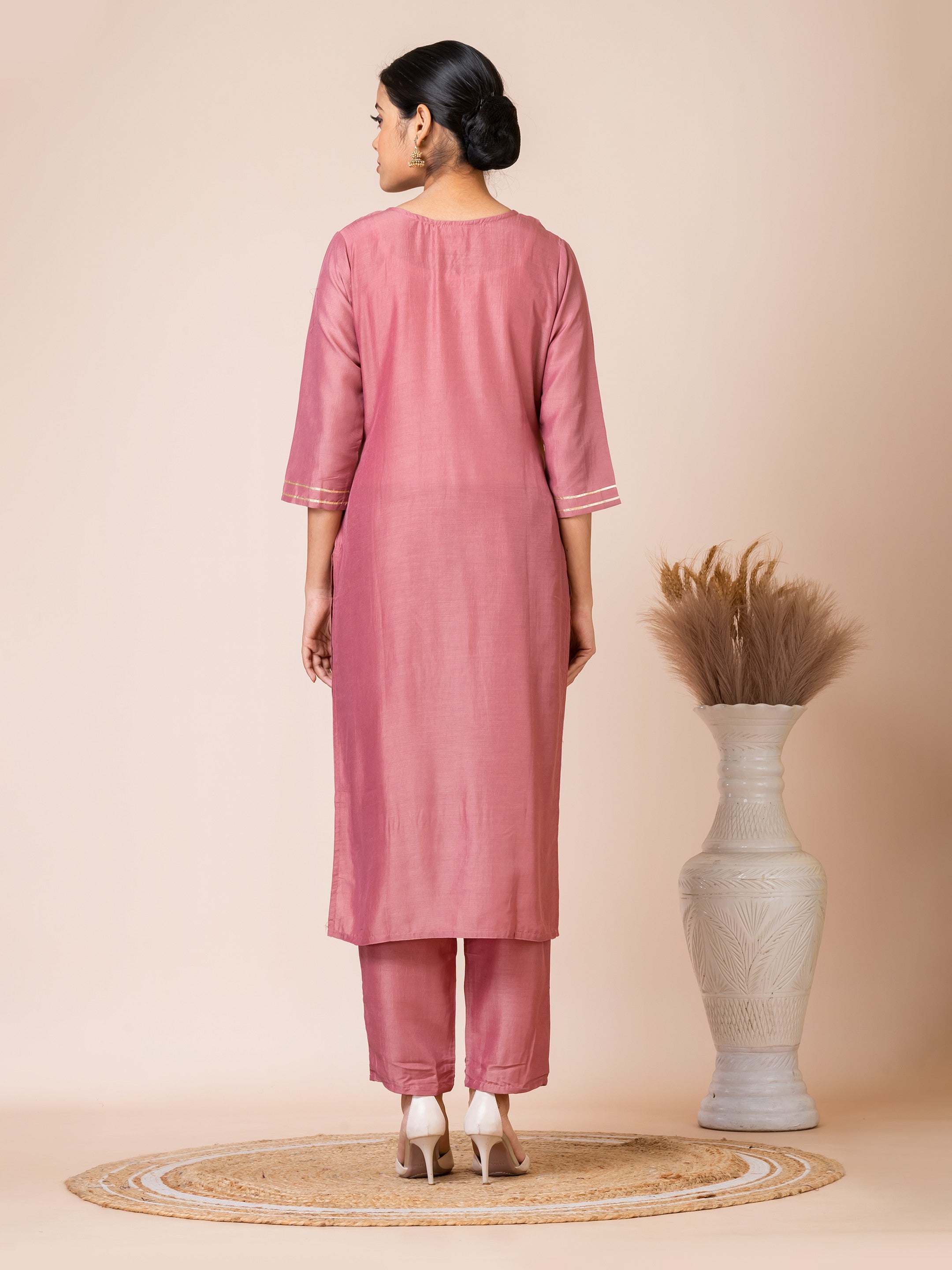 Elegant Pink Kurta Set with Embroidered Detail and Banarasi Jacquard Dupatta by Sarso Sarso