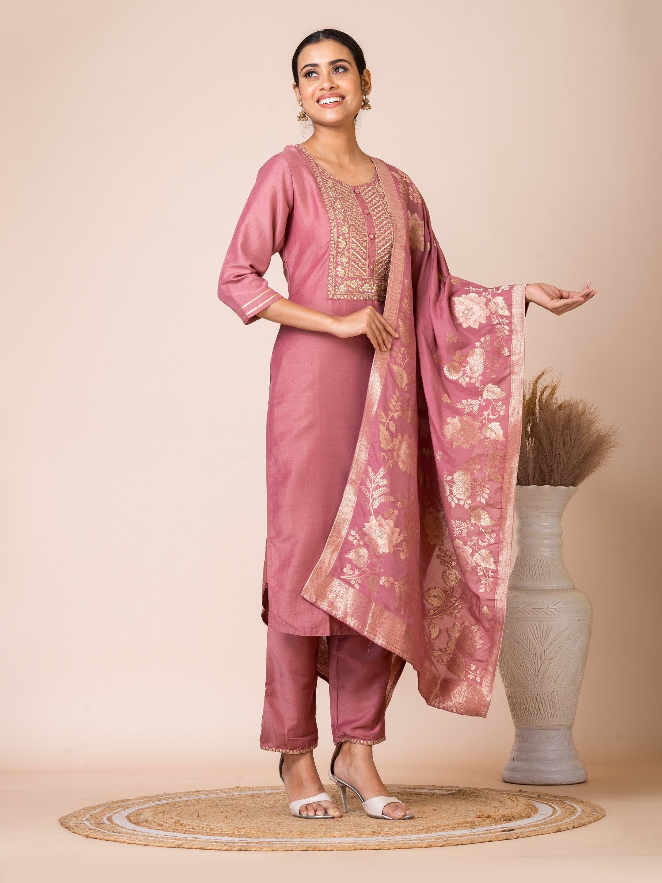 Elegant Pink Kurta Set with Embroidered Detail and Banarasi Jacquard Dupatta by Sarso Sarso