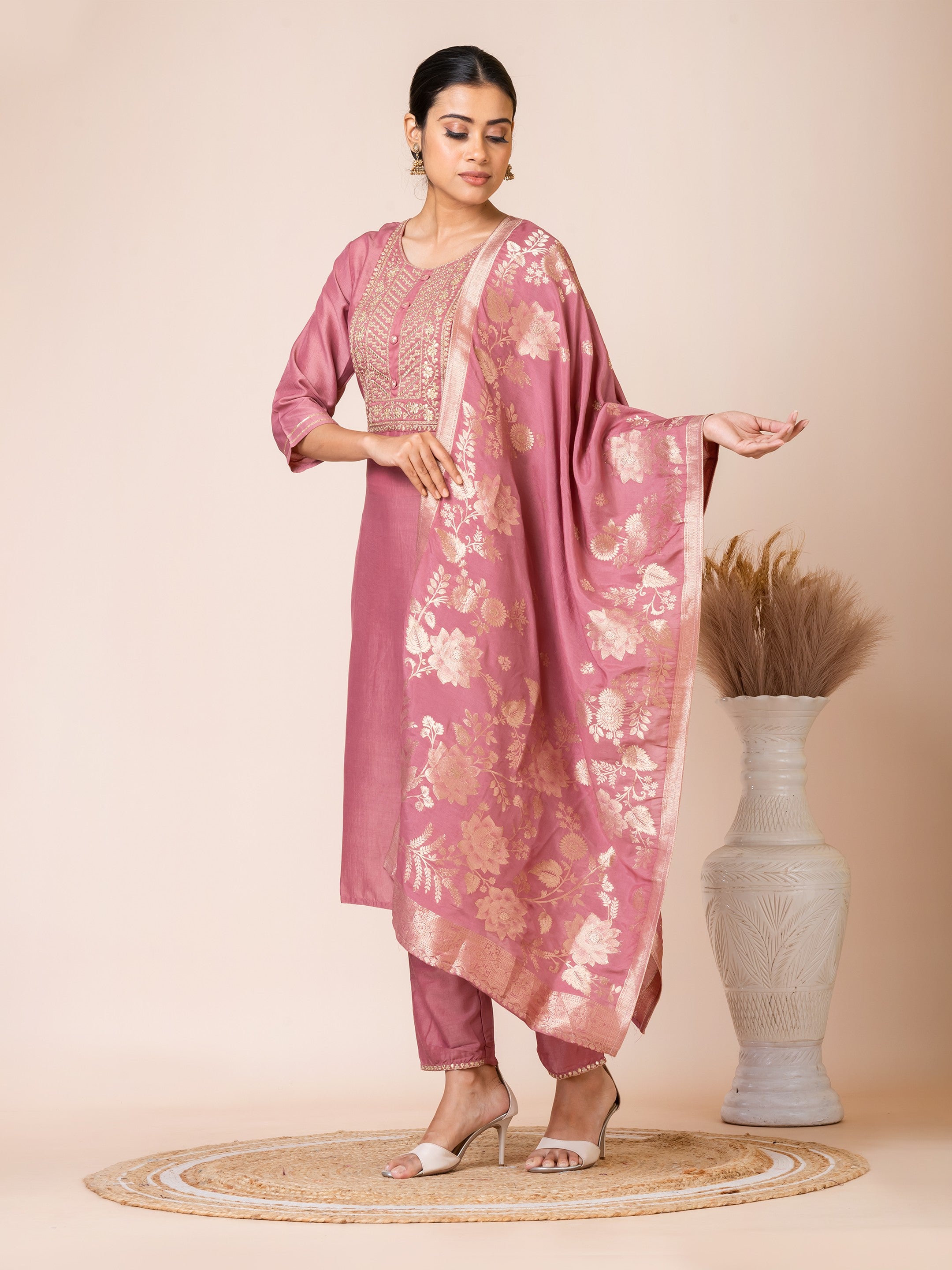 Elegant Pink Kurta Set with Embroidered Detail and Banarasi Jacquard Dupatta by Sarso Sarso