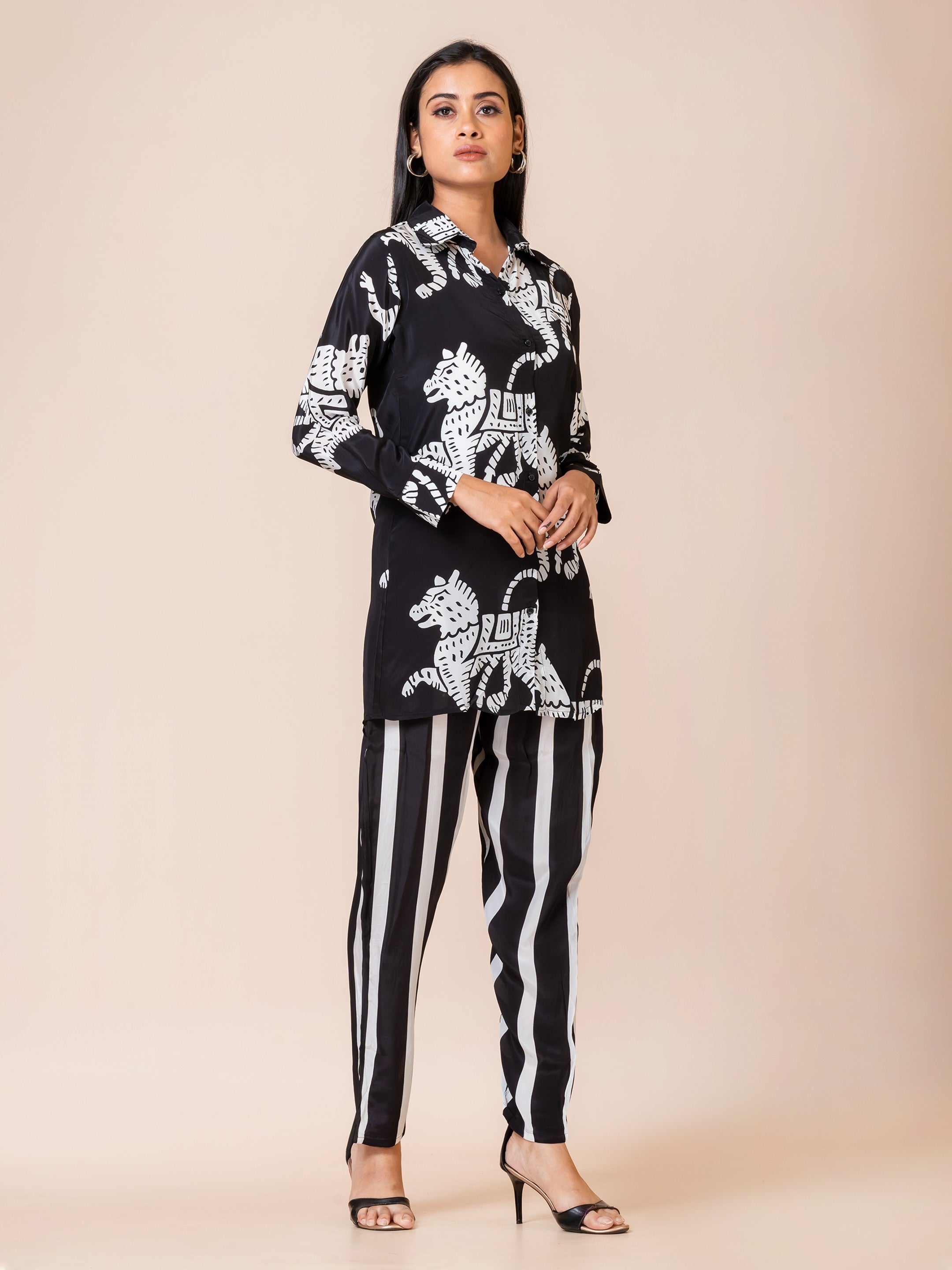 Sarso Chic Black and White Tribal Printed Crepe Co-ord Set Sarso