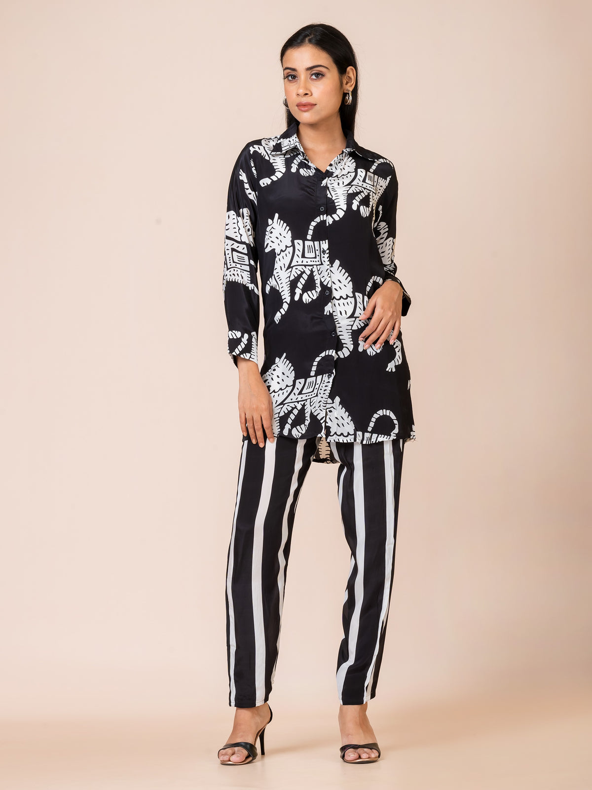 Sarso Chic Black and White Tribal Printed Crepe Co-ord Set Sarso